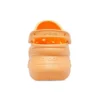Classic Clog im Retro-Stil von Crocs mit dicker Sohle, orange, Sandalen mit kleinem Wal-Motiv
