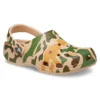 Classic Clog mit Camouflage-Print «Khaki-Grün»