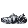 Classic Lined Clog Outdoor-Sandalen «Marbled White Black»