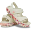 Crocband™ Cruiser Glow Confetti Band Sandale für Kinder. Crocband™ Cruiser Glow Confetti Band Sandale für Kinder.
