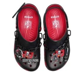 Crocs x NFL Classic Clog Tampa Bay Buccaneers «Black Red»