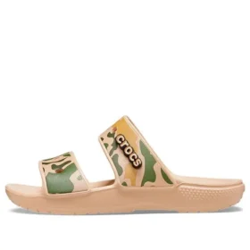 Klassische Crocs mit Krokodil-Camo-Print «Tan Green»
