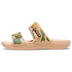 Klassische Crocs mit Krokodil-Camo-Print «Tan Green»