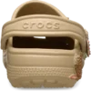 Klassischer Sommer-Clog mit Perlen Klassischer Sommer-Clog mit Perlen