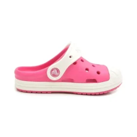 Kleine Crocs Outdoor-Sandalen mit flachem Absatz in Pink Kleine Crocs Outdoor-Sandalen mit flachem Absatz in Pink