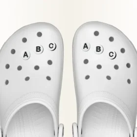 Kleine «Friendship Letter C» Jibbitz™-Anstecker