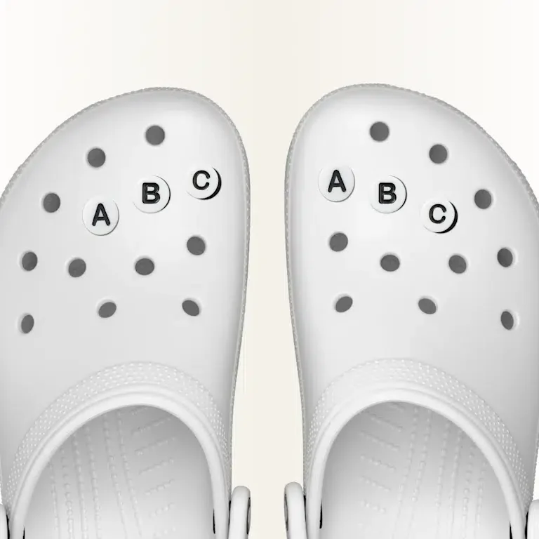 Kleine «Friendship Letter C» Jibbitz™-Anstecker Kleine «Friendship Letter C» Jibbitz™-Anstecker