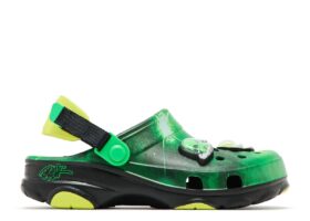 Ron English x All-Terrain Clog Kids «Area 54 – Green Galaxy»