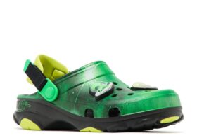 Ron English x All-Terrain Clog Kids «Area 54 – Green Galaxy»