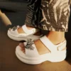 Soho Y-Strap Sandale Soho Y-Strap Sandale