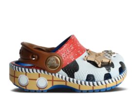 Toy Story x Classic Clog Kleinkinder «Woody»